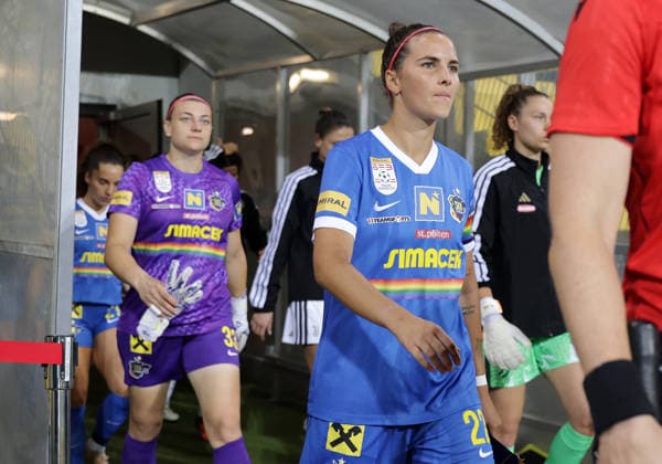 SOCCER - WCL, St.Poelten vs Juventus SANKT POELTEN,AUSTRIA,26.AUG.26 - SOCCER - UEFA Women s Champions League, qualification, SKN Sankt Poelten vs Juventus Turin. Image shows Carina Schlueter and Jennifer Klein (St.Poelten).  GEPAxpictures xWalterxLuger