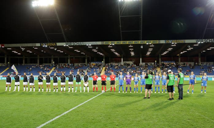SOCCER - WCL, St.Poelten vs Juventus SANKT POELTEN,AUSTRIA,26.AUG.26 - SOCCER - UEFA Women s Champions League, qualification, SKN Sankt Poelten vs Juventus Turin. Image shows the team of Juventus and the team of St.Poelten.  GEPAxpictures xWalterxLuger