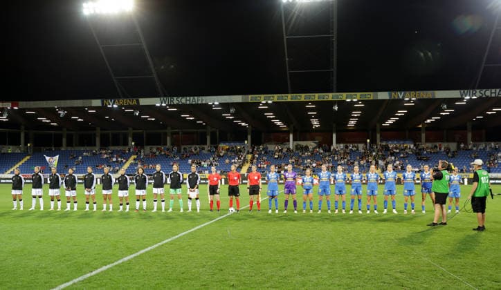 SOCCER - WCL, St.Poelten vs Juventus SANKT POELTEN,AUSTRIA,26.AUG.26 - SOCCER - UEFA Women s Champions League, qualification, SKN Sankt Poelten vs Juventus Turin. Image shows the team of Juventus and the team of St.Poelten.  GEPAxpictures xWalterxLuger