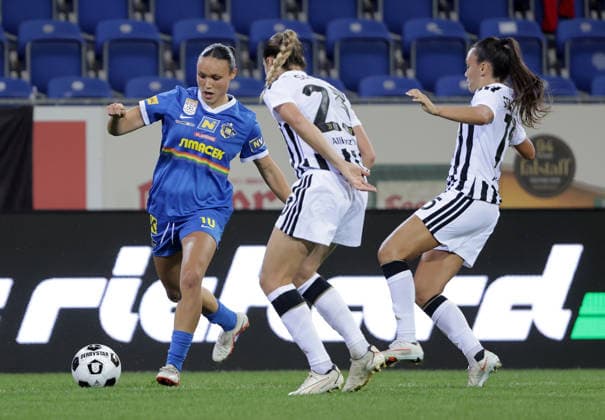 SOCCER - WCL, St.Poelten vs Juventus SANKT POELTEN,AUSTRIA,26.AUG.26 - SOCCER - UEFA Women s Champions League, qualification, SKN Sankt Poelten vs Juventus Turin. Image shows Alma Aagaard (St.Poelten), Cecilia Salvai and Annamaria Serturini (Juventus).  GEPAxpictures xWalterxLuger