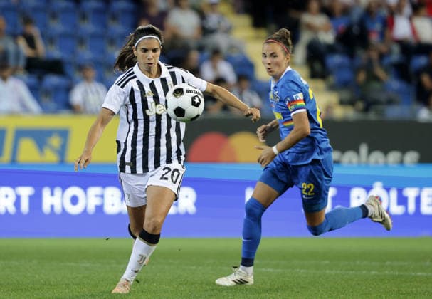 SOCCER - WCL, St.Poelten vs Juventus SANKT POELTEN,AUSTRIA,26.AUG.26 - SOCCER - UEFA Women s Champions League, qualification, SKN Sankt Poelten vs Juventus Turin. Image shows Alba Redondo (Juventus) and Jennifer Klein (St.Poelten).  GEPAxpictures xWalterxLuger
