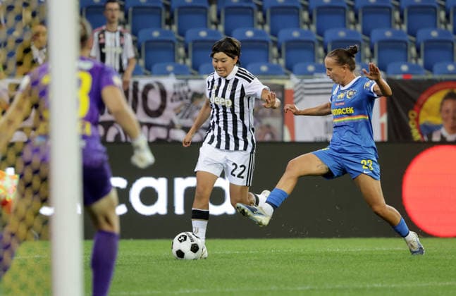 SOCCER - WCL, St.Poelten vs Juventus SANKT POELTEN,AUSTRIA,26.AUG.26 - SOCCER - UEFA Women s Champions League, qualification, SKN Sankt Poelten vs Juventus Turin. Image shows Remina Chiba (Juventus) and Fanny Vago (St.Poelten).  GEPAxpictures xWalterxLuger