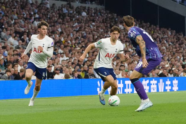 26th August 2026; Tottenham Hotspur Stadium, London, England; Carabao Cup Football, Tottenham Hotspur versus Charlton Athletic; Mikey Moore of Tottenham Hotspur dribbles with the ball TomxMajor