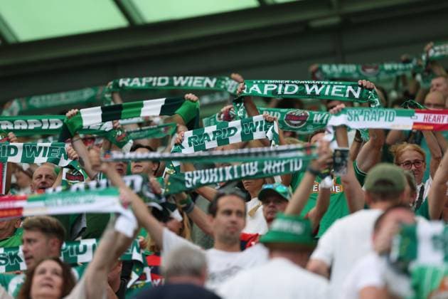 26.August.2026 - SOCCER - 2026 27 UEFA Conference League Play-offs, 2nd Leg, SK Rapid Wien vs Heart of Midlothian FC pre-match atmosphere home team rapid wien fans VIENNA VIENNA, AUSTRIA Allianz Stadion SK Rapid Wien Allianz Stadion AUSTRIA Copyright: xYigitxOermex xPsxImagesxYigitxOermex xPsxImagesx