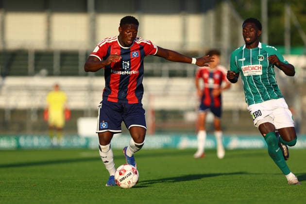 37 Joel Amadi (VfB Lübeck), 11 Kelvin Oluwasijibomi Ojo (Hamburger SV U21, U 21 Fußball I Herren I Regionalliga Nord I Saison 2026-2027 I 5. Spieltag I VfB Lübeck - Hamburger SV U21 I 26.08.2026 I Stadion an der Lohmühle *** 37 Joel Amadi, VfB Lübeck, 11 Kelvin Oluwasijibomi Ojo Hamburger SV U21 Soccer I Men’s I Regionalliga Nord I 2026–2027 Season I Matchday 5 I VfB Lübeck vs. Hamburger SV U21 I August 26, 2026 I Stadion an der Lohmühle
