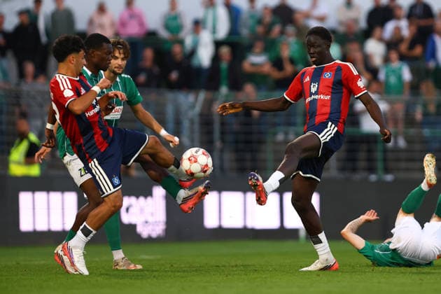 37 Joel Amadi (VfB Lübeck), 16 Radin Amadou (Hamburger SV U21, U 21 Fußball I Herren I Regionalliga Nord I Saison 2026-2027 I 5. Spieltag I VfB Lübeck - Hamburger SV U21 I 26.08.2026 I Stadion an der Lohmühle *** 37 Joel Amadi, VfB Lübeck, 16 Radin Amadou Hamburger SV U21 Soccer I Men s I Regionalliga Nord I 2026–2027 Season I Matchday 5 I VfB Lübeck vs. Hamburger SV U21 I August 26, 2026 I Stadion an der Lohmühle