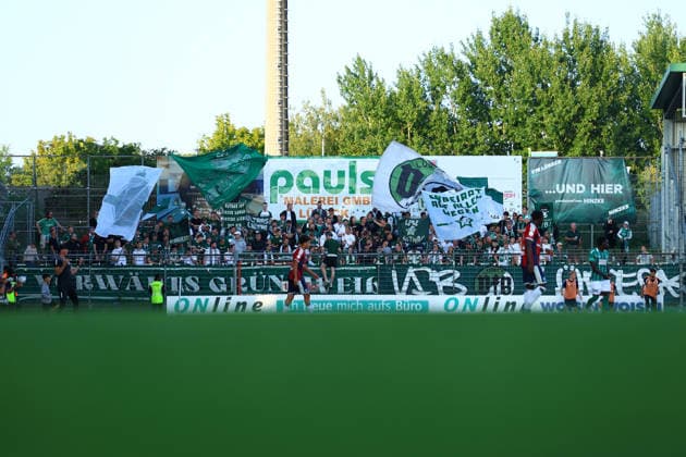 Das Ultra Kollektiv Lübeck (UKL), eine Fangruppe des VfB Lübeck. Fußball I Herren I Regionalliga Nord I Saison 2026-2027 I 5. Spieltag I VfB Lübeck - Hamburger SV U21, U 21 I 26.08.2026 I Stadion an der Lohmühle *** The Ultra Kollektiv Lübeck (UKL), a fan group of VfB Lübeck Men s First Team – Regionalliga Nord – 2026–2027 Season – Matchday 5 – VfB Lübeck vs. Hamburger SV U21 – August 26, 2026 – Stadion an der Lohmühle