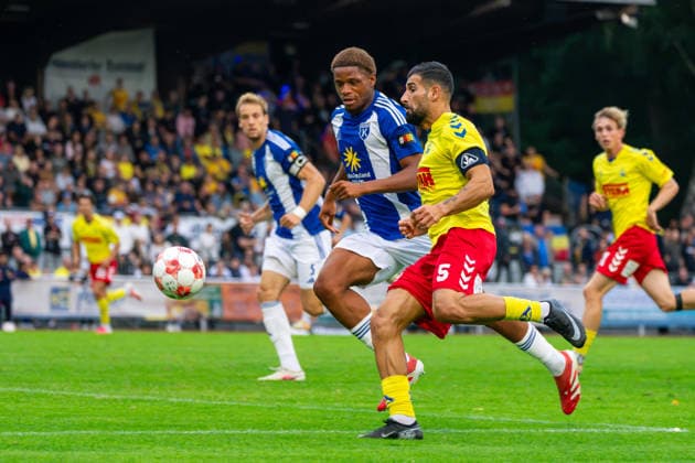 Ibrahim Temin, SV Atlas Delmenhorst, 5; Jubes Ticha, BSV Kickers Emden, 29; German Soccer, Regionalliga Nord, 2026–27 Season, Matchday 5, August 26, 2026; SV Atlas Delmenhorst vs. BSV Kickers Emden, Stadium on Düsternortstraße, Delmenhorst, Lower Saxony Copyright: xLeonxFrickx