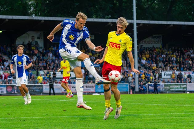 Peer Mahncke, BSV Kickers Emden, 5; Marcel Raßmann, Marcel Rassmann, SV Atlas Delmenhorst, 11; German Soccer, Regionalliga Nord, 2026–27 Season, Matchday 5, August 26, 2026; SV Atlas Delmenhorst vs. BSV Kickers Emden, Stadium on Düsternortstraße, Delmenhorst, Lower Saxony Copyright: xLeonxFrickx
