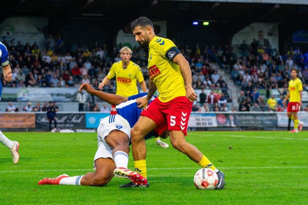 Ibrahim Temin, SV Atlas Delmenhorst, 5; Jubes Ticha, BSV Kickers Emden, 29; German Soccer, Regionalliga Nord, 2026–27 Season, Matchday 5, August 26, 2026; SV Atlas Delmenhorst vs. BSV Kickers Emden, Stadium on Düsternortstraße, Delmenhorst, Lower Saxony Copyright: xLeonxFrickx