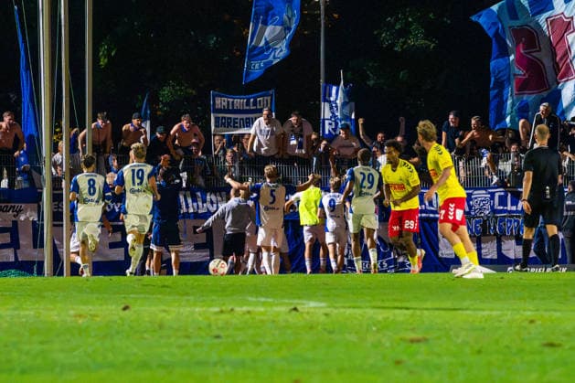 Goal for the 2-3 by Luc Ihorst of BSV Kickers Emden, 14, goal celebration, joy, emotions, German soccer, Regionalliga Nord, 2026-27 season, Matchday 5, August 26, 2026, SV Atlas Delmenhorst vs. BSV Kickers Emden, Stadium on Düsternortstraße, Delmenhorst, Lower Saxony Copyright: xLeonxFrickx