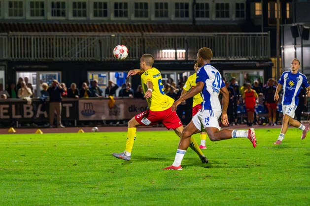 Shot on goal for the 3-3 equalizer by Yehor Melenivskyi, SV Atlas Delmenhorst, 6, German Soccer, Regionalliga Nord, 2026-27 season, Matchday 5, August 26, 2026, SV Atlas Delmenhorst vs. BSV Kickers Emden, Stadion an der Düsternortstraße, Delmenhorst, Lower Saxony Copyright: xLeonxFrickx