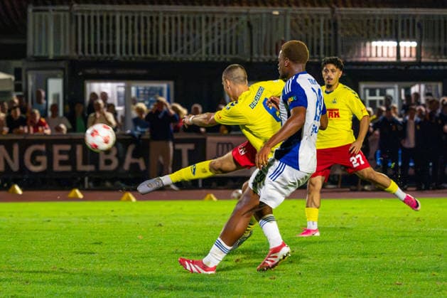 Shot on goal for the 3-3 equalizer by Yehor Melenivskyi, SV Atlas Delmenhorst, 6, German Soccer, Regionalliga Nord, 2026-27 season, Matchday 5, August 26, 2026, SV Atlas Delmenhorst vs. BSV Kickers Emden, Stadion an der Düsternortstraße, Delmenhorst, Lower Saxony Copyright: xLeonxFrickx