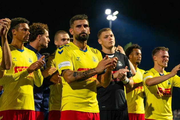 Ibrahim Temin, SV Atlas Delmenhorst, 5 Applause for the Fans, German Soccer, Regionalliga Nord, 2026–27 Season, Matchday 5, August 26, 2026, SV Atlas Delmenhorst vs. BSV Kickers Emden, Stadium on Düsternortstraße, Delmenhorst, Lower Saxony Copyright: xLeonxFrickx