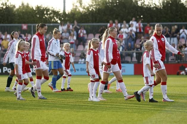 AMSTERDAM , 26-08-2026, Sportcomplex De Toekomst , Champions League Women , football , Third qualifying round 1st leg season 2026 2027 , match between Ajax and Real Madrid (women) , picture shows line up Ajax Ajax - Real Madrid (women)  x206075754x Copyright: