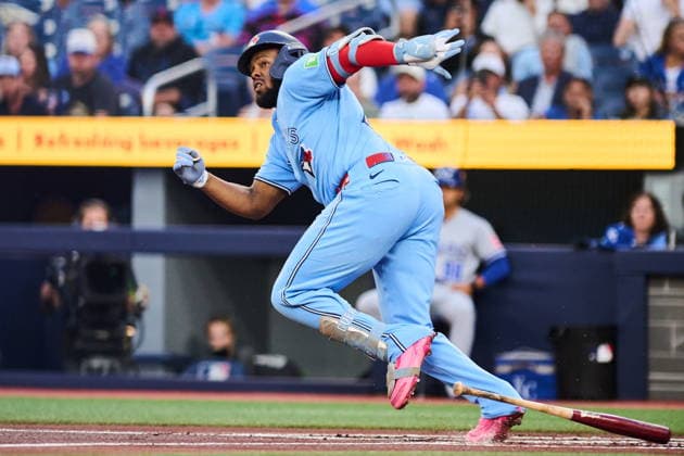 August 26, 2026, Toronto, On, Canada: Toronto Blue Jays Vladimir Guerrero Jr. (27) singles during first inning MLB, Baseball Herren, USA baseball action against the Kansas City Royals in Toronto, on Wednesday, Aug. 26, 2026. Canada News - August 26, 2026 - ZUMAc35_ 20260826_zaf_c35_059 Copyright: xSammyxKoganx