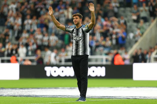 NEWCASTLE UPON TYNE, ENGLAND, AUGUST 26: Nico Gonzalez is unveiled as a new signing to the Newcastle United fans prior to the Carabao Cup Second Round match between Newcastle United and West Bromwich Albion at St James Park on August 26, 2026 in Newcastle Upon Tyne, England. (Photo by Zach Forster Sports Press Photo) Copyright: xZachxForster SportsxPressxPhotox Sportspressphoto_SPR216570