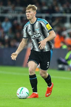 NEWCASTLE UPON TYNE, ENGLAND, AUGUST 26: Lewis Hall of Newcastle United dribbles the ball during a Carabao Cup Second Round match between Newcastle United and West Bromwich Albion at St James Park on August 26, 2026 in Newcastle Upon Tyne, England. (Photo by Zach Forster Sports Press Photo) Copyright: xZachxForster SportsxPressxPhotox Sportspressphoto_SPR216584