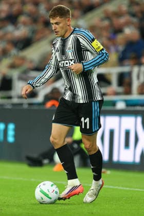 NEWCASTLE UPON TYNE, ENGLAND, AUGUST 26: Harvey Barnes of Newcastle United controls the ball during a Carabao Cup Second Round match between Newcastle United and West Bromwich Albion at St James Park on August 26, 2026 in Newcastle Upon Tyne, England. (Photo by Zach Forster Sports Press Photo) Copyright: xZachxForster SportsxPressxPhotox Sportspressphoto_SPR216588