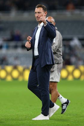 NEWCASTLE UPON TYNE, ENGLAND, AUGUST 26: Newcastle United manager Matthias Jaissle encourages the fans after the Carabao Cup Second Round match between Newcastle United and West Bromwich Albion at St James Park on August 26, 2026 in Newcastle Upon Tyne, England. (Photo by Zach Forster Sports Press Photo) Copyright: xZachxForster SportsxPressxPhotox Sportspressphoto_SPR216593