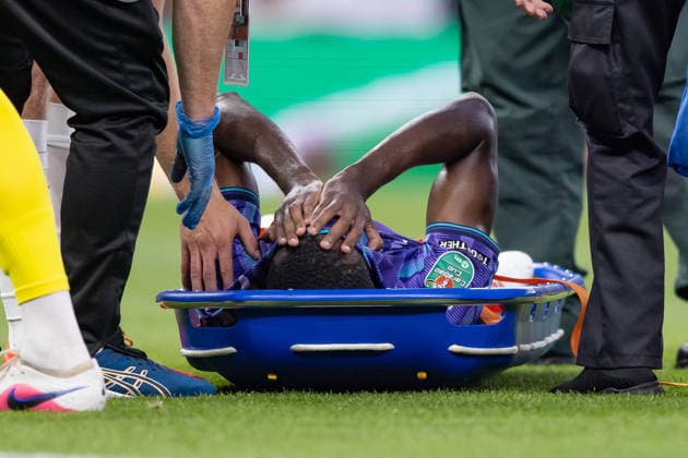 Tottenham Hotspur v Charlton Athletic, EFL Carabao Cup, Second Round, Football, Tottenham Hotspur Stadium, London, UK - 26 Aug 2026 Collins Sichenje of Charlton Athletic is stretchered off London Tottenham Hotspur Stadium Tottenham GBR, UK NEWSPAPERS OUT Copyright: xEllixBirchx