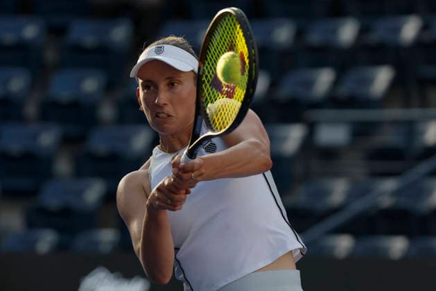 August 26, 2026, Monterrey, Nuevo Leon, Mexico: Elise Mertens (BEL) in action against Panna Udvardy (HUN) during the GNP Seguros WTA, Tennis Damen 500 Open at Club Sonoma in Monterrey, Nuevo Leon. Tenis 2026: WTA 500 Monterrey: Udvardy Vs Mertens  - ZUMAo125 20260826_zip_o125_021 Copyright: xAntonioxOjedax