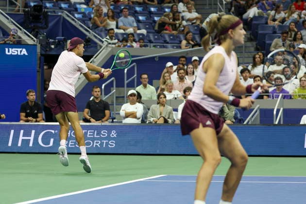 2026 US Open Mixed Doubles Championship semifinals Karolina Muchova (front) and Jakub Mensik (back) of Czechia in action during the semifinal round of the Mixed Doubles Championship against Mirra Andreeva and Andrey Rublev of Russia at the Arthur Ashe Stadium in the USTA Billie Jean King National Tennis Center in Flushing Meadows, New York, USA, 26 August 2026. FLUSHING MEADOWS NEW YORK UNITED STATES  Copyright: xSARAHxYENESELx