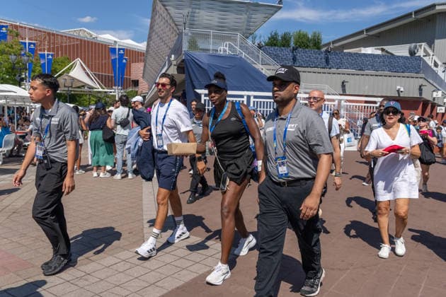 2026 US Open - Fan Week NEW YORK, NEW YORK - AUGUST 26: Venus Williams of the United States is escorted to practice during fan week during the 2026 US Open - Fan Week at USTA Billie Jean King National Tennis Center on August 26, 2026 in New York, New York. New York USTA Billie Jean King National Tennis Center New York United States Copyright: xSusanxMullane ISIxPhotosx 9744