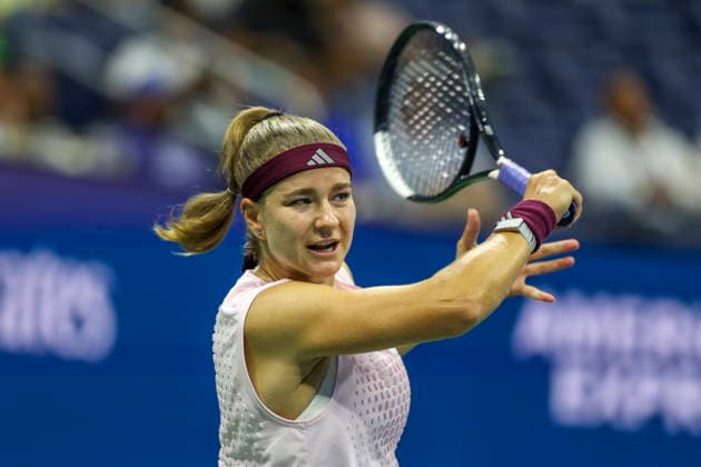 2026 US Open Mixed Doubles Championship Karolina Muchova of Czechia in action playing with Jakub Mensik of Czechia during the final round of the Mixed Doubles Championship against Belinda Bencic of Switzerland and Flavio Cobolli of Italy at the Arthur Ashe Stadium in the USTA Billie Jean King National Tennis Center in Flushing Meadows, New York, USA, 26 August 2026. FLUSHING MEADOWS NEW YORK UNITED STATES  Copyright: xSARAHxYENESELx