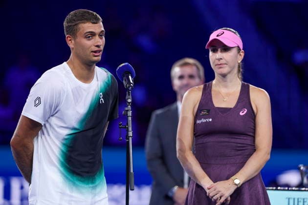 2026 US Open Mixed Doubles Championship Belinda Bencic (R) of Switzerland and Flavio Cobolli (L) of Italy speak to the audience after the final round of the Mixed Doubles Championship against Jakub Mensik and Karolina Muchova of Czechia at the Arthur Ashe Stadium in the USTA Billie Jean King National Tennis Center in Flushing Meadows, New York, USA, 26 August 2026. FLUSHING MEADOWS NEW YORK UNITED STATES  Copyright: xSARAHxYENESELx