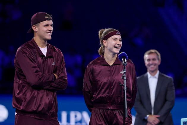 2026 US Open Mixed Doubles Championship Jakub Mensik (L) and Karolina Muchova (C) of Czechia speak to the audience after winning the final round of the Mixed Doubles Championship against Belinda Bencic of Switzerland and Flavio Cobolli of Italy at the Arthur Ashe Stadium in the USTA Billie Jean King National Tennis Center in Flushing Meadows, New York, USA, 26 August 2026. FLUSHING MEADOWS NEW YORK UNITED STATES  Copyright: xSARAHxYENESELx