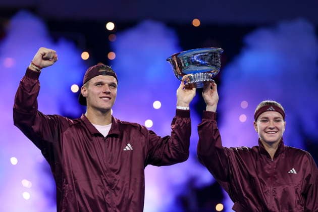 2026 US Open Mixed Doubles Championship Jakub Mensik (L) and Karolina Muchova (R) of Czechia pose with their trophy after winning the final round of the Mixed Doubles Championship against Belinda Bencic of Switzerland and Flavio Cobolli of Italy at the Arthur Ashe Stadium in the USTA Billie Jean King National Tennis Center in Flushing Meadows, New York, USA, 26 August 2026. FLUSHING MEADOWS NEW YORK UNITED STATES  Copyright: xSARAHxYENESELx