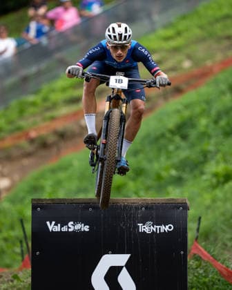 UCI MTB World Championship, WM, Weltmeisterschaft - Val Di Sole 2026 An Italian rider competes during the Team Relay at the UCI Mountain Bike World Championships Val di Sole 2026 in Val di Sole, Italy, on August 26, 2026. Val di Sole Italy  Copyright: xFilipxBezdÄ›kx originalFilename:bezdek-notitle260826_npCPF.jpg