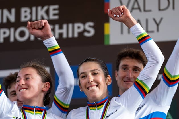UCI MTB World Championship, WM, Weltmeisterschaft - Val Di Sole 2026 The podium ceremony for the Team Relay takes place during the UCI Mountain Bike World Championships Val di Sole 2026 in Val di Sole, Italy, on August 26, 2026. Val di Sole Italy  Copyright: xFilipxBezdÄ›kx originalFilename:bezdek-notitle260826_npZOc.jpg