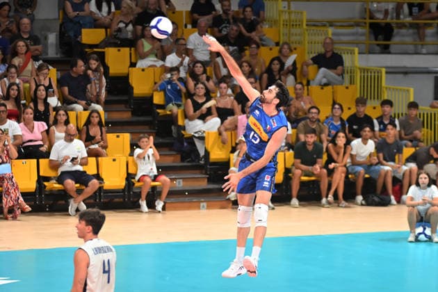 Italy v Germany - International Friendly, Länderspiel, Nationalmannschaft Match Daniele Lavia of Italy spikes the ball during the international friendly match between Italy and Germany at PalaCalafiore in Reggio Calabria, Italy, on August 26, 2026. Reggio Calabria Italy  Copyright: xAndreaxRositox originalFilename:rosito-notitle260826_np3KT.jpg