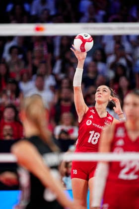 Turkiye v Germany - CEV Trendyol EuroVolley 2026 Zehra Gunes of Turkey serves the ball during the CEV Trendyol EuroVolley 2026 Pool A match between Turkey and Germany at Sinan Erdem Sports Hall in Istanbul, Turkey, on August 26, 2026. Istanbul Istanbul Turkey  Copyright: xYagizxGurtugx originalFilename:gurtug-trkiyevg260826_npnxz.jpg
