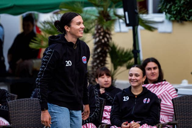 26.08.2026, GER, Handball, Frauen, Saison 2026 2027, Alsco 1.Bl, Thüringer HC Saisoneröffnung Jana Leonie Scheib (Thueringer HC,20) Der Thüringer HC hatte seine Fans Presse zum Saisonstart geladen. Neben einigen Talks, unter anderen mit dem Trainerteam um Herbert Müller, wurde auch die neue Mannschaft für die Saison 26 27 vorgestellt. Im Anschluss konnten die Fans noch Autogramme sammeln sowie gemeinsame Fotos mit den Spielerinnen machen. 99947 Bad Langensalza Kurpark am Frederikenschlössche Thüringen Deutschland *** August 26, 2026, GER, Handball, Women, 2026–2027 Season, Alsco 1st Division, Thüringer HC Season Opener Jana Leonie Scheib Thüringer HC, 20 The Thüringer HC invited its fans and the press to the season opener. In addition to several talks, including one with the coaching staff led by Herbert Müller, the new team for the 26–27 season was also introduced. Afterward, fans had the opportunity to get autographs and take photos with the players. 99947 Bad Langensalza, Kurpark am Frederikenschlössche, Thuringia, Germany