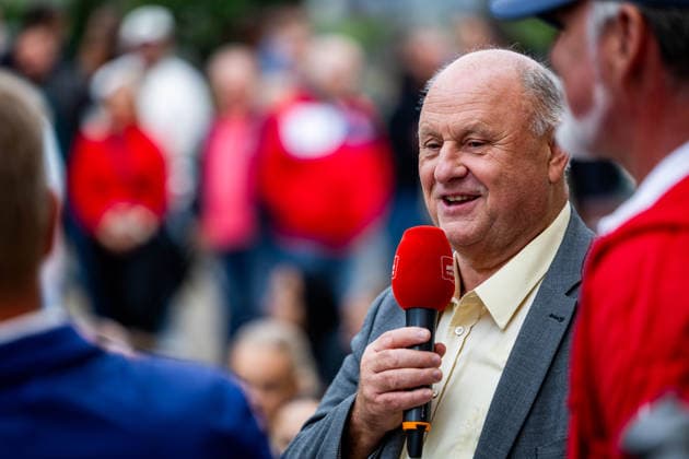 26.08.2026, GER, Handball, Frauen, Saison 2026 2027, Alsco 1.Bl, Thüringer HC Saisoneröffnung Helmut Peter (Geschaeftsfuehrer (Autohaus Peter Gruppe Gesellschafter THC GmbH) Der Thüringer HC hatte seine Fans Presse zum Saisonstart geladen. Neben einigen Talks, unter anderen mit dem Trainerteam um Herbert Müller, wurde auch die neue Mannschaft für die Saison 26 27 vorgestellt. Im Anschluss konnten die Fans noch Autogramme sammeln sowie gemeinsame Fotos mit den Spielerinnen machen. 99947 Bad Langensalza Kurpark am Frederikenschlössche Thüringen Deutschland *** August 26, 2026, GER, Handball, Women, 2026–2027 Season, Alsco 1st Division, Thüringer HC Season Opener Helmut Peter, Managing Director of the Autohaus Peter Group and shareholder of THC Sport GmbH. The Thüringer HC invited its fans and the press to the season opener. In addition to several talks, including one with the coaching staff led by Herbert Müller, the new team for the 26–27 season was also introduced. Afterward, fans had the opportunity to collect autographs and take group photos with the players. 99947 Bad Langensalza, Kurpark am Frederikenschlössche, Thuringia, Germany