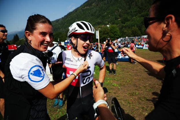 2026 UCI Mountain Bike World Championships Picture by Ed Sykes SWpix.com - 27 08 2026 - Cycling - 2026 UCI Mountain Bike World Championships - Val di Sole, Trentino, Italy - Cross-country Olympic (XCO) - Women Junior - Anja Grossmann (Switzerland) wins to become World Champion Copyright: x xSWpix.comx(t axPhotographyxHubxLtd)xEdxSykes SWpix.comx SWP-3030-19759