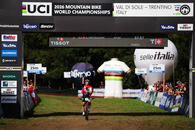 2026 UCI Mountain Bike World Championships Picture by Ed Sykes SWpix.com - 27 08 2026 - Cycling - 2026 UCI Mountain Bike World Championships - Val di Sole, Trentino, Italy - Cross-country Olympic (XCO) - Women Junior - Anja Grossmann (Switzerland) wins to become World Champion Copyright: x xSWpix.comx(t axPhotographyxHubxLtd)xEdxSykes SWpix.comx SWP-3030-19778