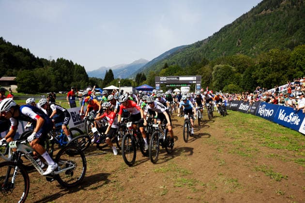 2026 UCI Mountain Bike World Championships Picture by Ed Sykes SWpix.com - 27 08 2026 - Cycling - 2026 UCI Mountain Bike World Championships - Val di Sole, Trentino, Italy - Cross-country Olympic (XCO) - Men Junior - Evan Moore (Canada), Ethan Wood (Canada) Copyright: x xSWpix.comx(t axPhotographyxHubxLtd)xEdxSykes SWpix.comx SWP-3030-19795