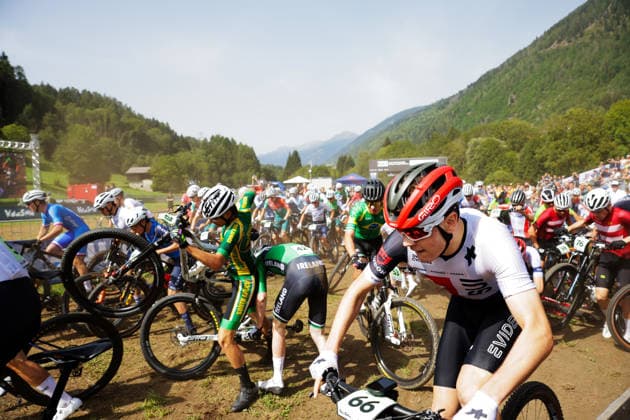 2026 UCI Mountain Bike World Championships Picture by Ed Sykes SWpix.com - 27 08 2026 - Cycling - 2026 UCI Mountain Bike World Championships - Val di Sole, Trentino, Italy - Cross-country Olympic (XCO) - Men Junior - Crash at the start, Ryan Daly (Ireland) Copyright: x xSWpix.comx(t axPhotographyxHubxLtd)xEdxSykes SWpix.comx SWP-3030-19797