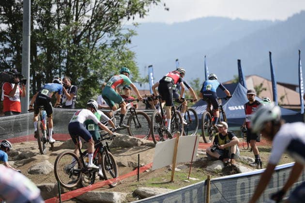 August 27, 2026, Daolasa di Commezzadura, Val di Sole Bikeland, 2026 UCI MTB World Championship Men s Junior XCO Cross Country Olympic: Jacob Steed 108 GBR, Mihai Bogdan Brinza 35 ROU, Jose Emilio Rodriguez Delgado 115 MEX, Benedek Berencsi 93 HUN, Joel Stoffel 66 SUI, Giovanni Bosio 45 ITA Daolasa di Commezzadura, Val di Sole Bikeland, Trento, Italy Copyright: xJustPictures.ch FrancescoxMinghettix jp-en-FrMi-MNG_0037
