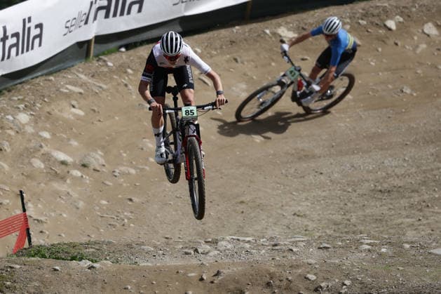 August 27, 2026, Daolasa di Commezzadura, Val di Sole Bikeland, 2026 UCI MTB World Championships Men s Junior XCO Cross Country Olympic: Alessandro Soler 85 SUI and John Temar 43 SWE, Daolasa di Commezzadura, Val di Sole Bikeland, Trento, Italy Copyright: xJustPictures.ch FrancescoxMinghettix jp-en-FrMi-MNG_0098