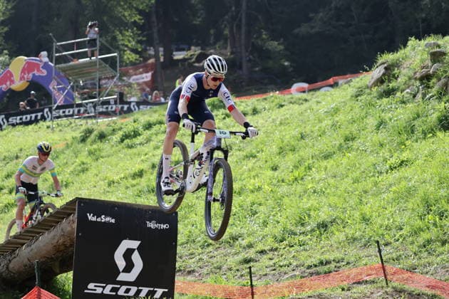 August 27, 2026, Daolasa di Commezzadura, Val di Sole Bikeland, 2026 UCI MTB World Championships Men s Junior XCO Cross Country Olympic: Noa Filippi (16, FRA) and Connor Wright (3, AUS), Daolasa di Commezzadura, Val di Sole Bikeland, Trento, Italy Copyright: xJustPictures.ch FrancescoxMinghettix jp-en-FrMi-MNG_0102