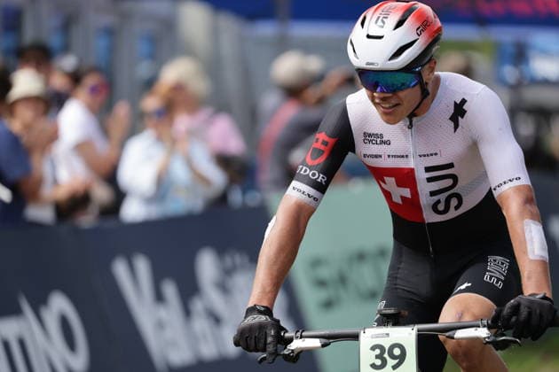 August 27, 2026, Daolasa di Commezzadura, Val di Sole Bikeland, 2026 UCI MTB World Championships, Men s Junior XCO (Cross Country Olympic), Marwan Barhoumi (39, SUI) finishing in third place in Daolasa di Commezzadura, Val di Sole Bikeland, Trento, Italy Copyright: xJustPictures.ch FrancescoxMinghettix jp-en-FrMi-MNG_0396