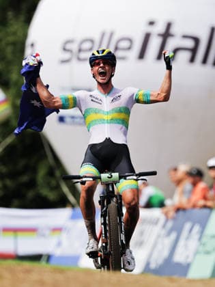 2026 UCI Mountain Bike World Championships Picture by Alex Whitehead SWpix.com - 27 08 2026 - Cycling - 2026 UCI Mountain Bike World Championships - Val di Sole, Trentino, Italy - Cross-country Olympic (XCO) - Men Junior - Connor Wright (Australia) wins to become World Champion Copyright: x xSWpix.comx(t axPhotographyxHubxLtd)xAlexxWhitehead SWpix.comx SWP-3030-19916