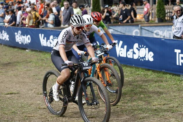 August 27, 2026, Daolasa di Commezzadura, Val di Sole Bikeland, 2026 UCI MTB World Championships Women U23 XCC Cross Country Short Track: Carla Hahn, 19, GER; Bethany Ann Jackson, 18, GBR; Maruöa Tereza äerkezi 12 SLO, Daolasa di Commezzadura, Val di Sole Bikeland, Trento, Italy Copyright: xJustPictures.ch FrancescoxMinghettix jp-en-FrMi-_NG_1033