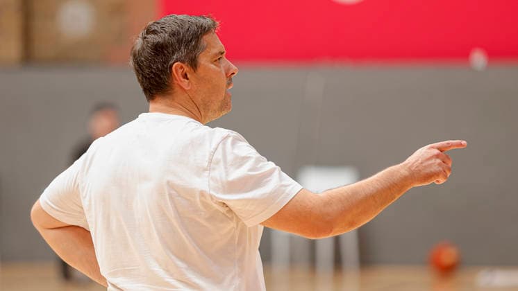 Pictured: Head Coach Sasa Filipovski giving instructions to the Würzburg Baskets on August 27, 2026; media training session for the Fitness First Würzburg Baskets on August 27, 2026; Germany, Würzburg, training center, Copyright: HMBxMedia xJulienxBecker