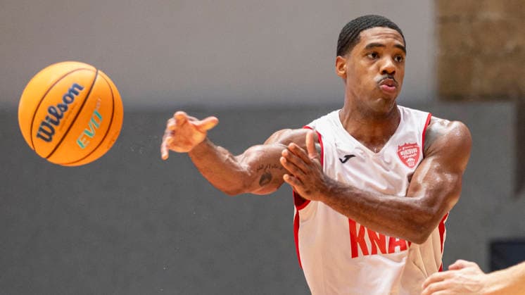 Pictured: Kenny Dye of the Würzburg Baskets, No. 5, with the pass on August 27, 2026; media training session for the Fitness First Würzburg Baskets on August 27, 2026; Germany, Würzburg, training center, Copyright: HMBxMedia xJulienxBecker